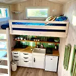 Case de vacanță Eco Retreat For 8 People Kisapati