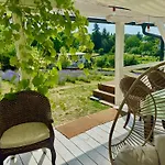Case de vacanță Eco Retreat For 8 People Kisapati