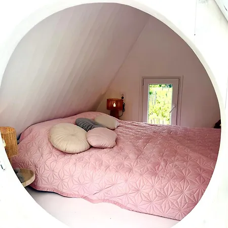 Case de vacanță Eco Retreat For 8 People *