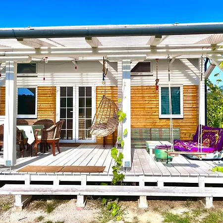 Case de vacanță Eco Retreat For 8 People Kisapati
