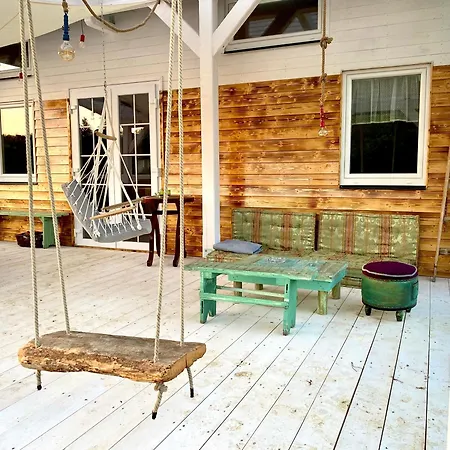 Eco Retreat For 8 People Ferienhaus *