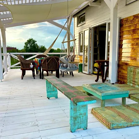 Eco Retreat For 8 People Ferienhaus