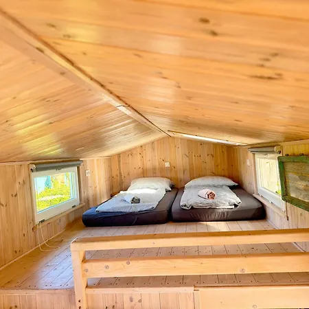 Eco Retreat For 8 People Ferienhaus